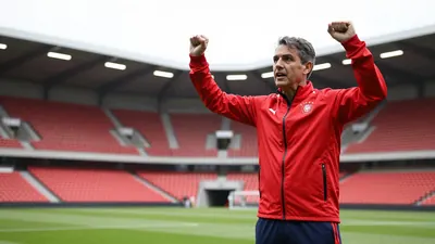 El entrenador del líder, el Almería, reconoce que el conjunto azul, con Julián Calero en el banquillo y una racha de dos...